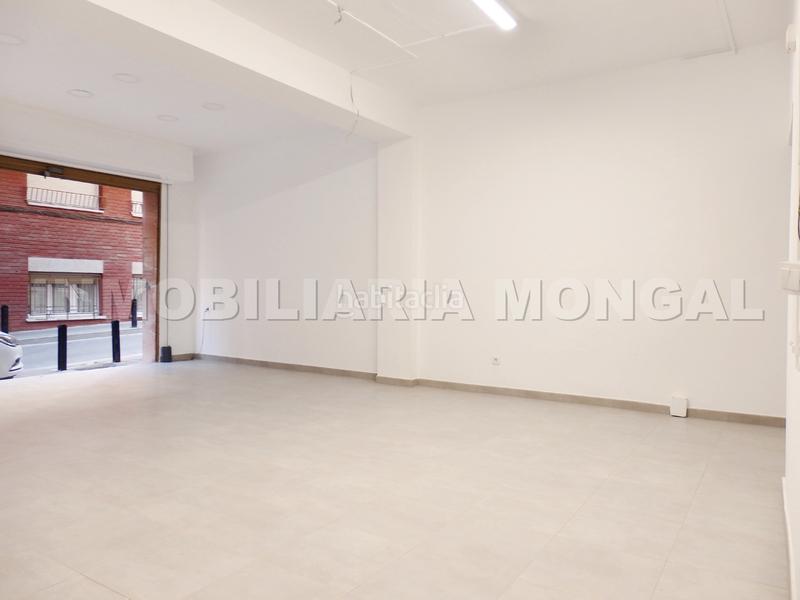 Foto e788c4bf-5c0b-402a-98fc-62db4b7323e0. Alquiler local comercial en n/a perfecto local comercial junto avenida principal, reformado, apto para cualquier actividad. en Cornellà de Llobregat