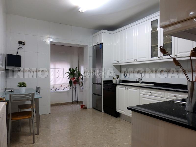 Foto 9bc6512c-ee99-4248-b061-cbe7b5ffe8c5. Maison avec chauffage parking dans Marianao Sant Boi de Llobregat