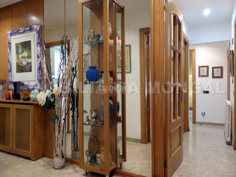 Foto a78f9690-e7bf-4576-9ee3-011285656739. Maison avec chauffage parking dans Marianao Sant Boi de Llobregat