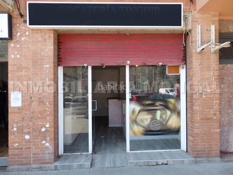 Foto 01b0c833-51a8-4f51-8f54-5de980235bf4. Local comercial ocasión local comercial con alta afluencia de peatones y de vehículos en Cornellà de Llobregat
