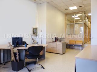Local Comercial  Ronda de sant ramon. En venta local totalmente montado como despacho, con acabados de