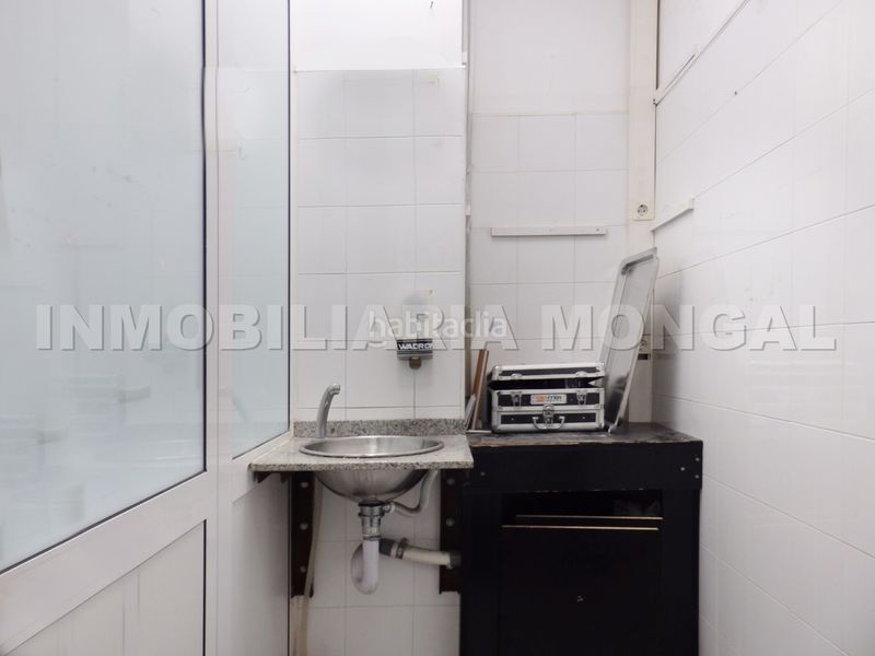 Foto a47a1cb9-3348-4bd1-a325-234bdcdb4683. Local comercial a Marianao Sant Boi de Llobregat