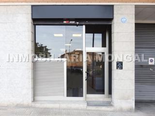 Lloguer Local Comercial  Ronda de sant ramon. Local totalmente montado como asesoria, con acabados de 1ª calid