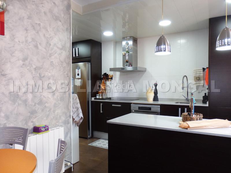 Foto 18f03b3b-6356-4dcd-8fb3-fd2fa11957c4. Maison jumelée avec chauffage piscine dans Marianao Sant Boi de Llobregat