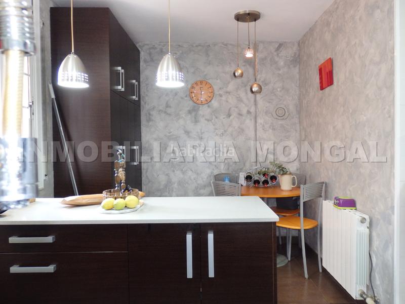 Foto 3abd669f-7af8-42bd-8049-8f5e72449a60. Maison jumelée avec chauffage piscine dans Marianao Sant Boi de Llobregat