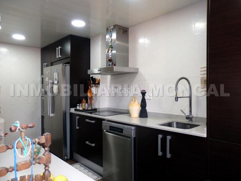 Foto 53d23466-1d99-4b48-8668-c28d9a4716bf. Maison jumelée avec chauffage piscine dans Marianao Sant Boi de Llobregat