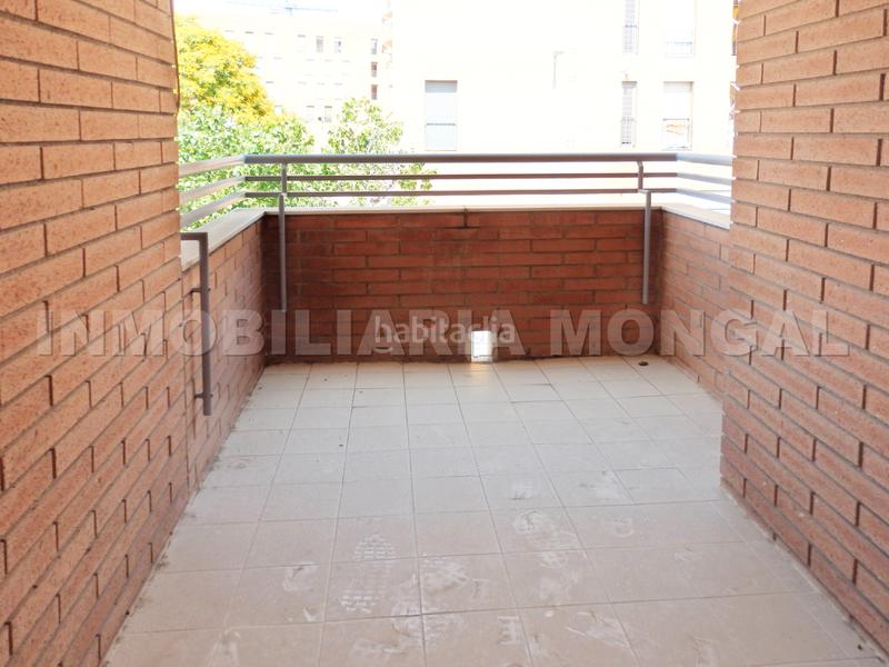 Foto a8e56b39-99e7-47f5-a00b-a9915eeb6761. Maison jumelée avec chauffage piscine dans Marianao Sant Boi de Llobregat