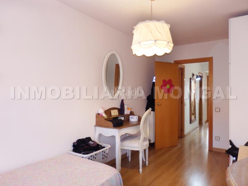 Foto c8348968-d897-42e4-85d5-5e10ceb50cf5. Maison jumelée avec chauffage piscine dans Marianao Sant Boi de Llobregat