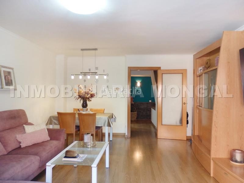 Foto ea123ff5-aea5-414a-a591-61667839e248. Maison jumelée avec chauffage piscine dans Marianao Sant Boi de Llobregat