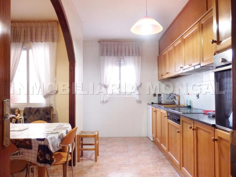 Foto 29a2e63e-59a2-4a3b-a7c5-982c22d44bfd. Casa adossada amb calefacció aparcament a Marianao Sant Boi de Llobregat