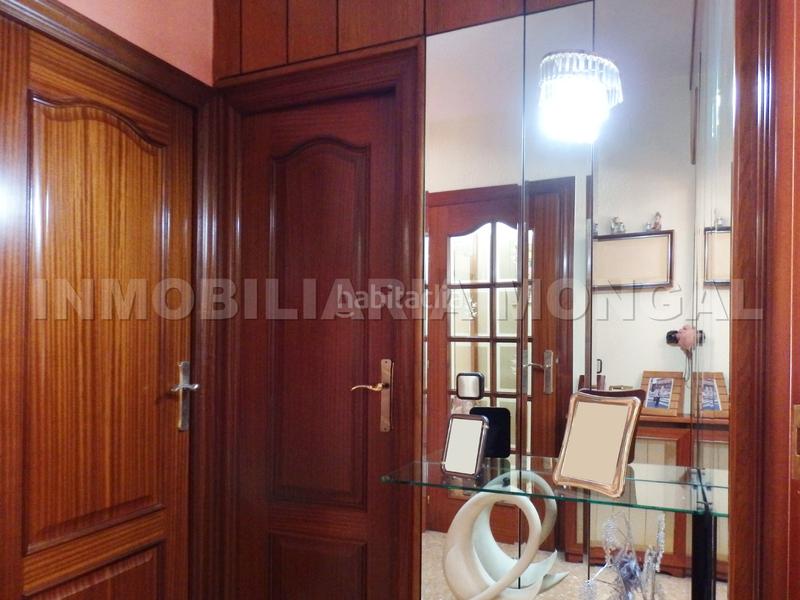 Foto 644a8783-ff3a-41a8-8fa2-2528767f9502. Casa adossada amb calefacció aparcament a Marianao Sant Boi de Llobregat