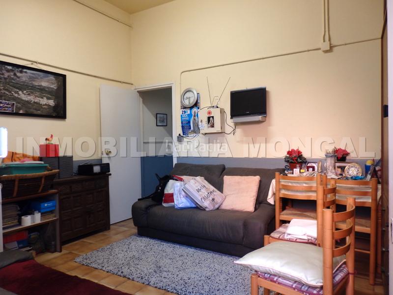 Foto 75c74bab-72de-4cb2-9c11-bb75c26e29b5. Casa adossada amb calefacció aparcament a Marianao Sant Boi de Llobregat