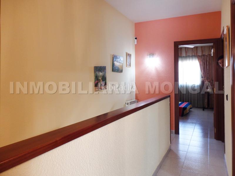 Foto b6db05c2-4d37-4def-9bf4-ef260875c0a4. Casa adossada amb calefacció aparcament a Marianao Sant Boi de Llobregat