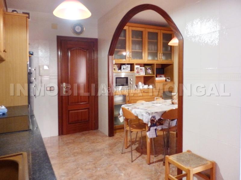 Foto c01c1bad-ed79-4f77-a196-a92b9468f96d. Casa adossada amb calefacció aparcament a Marianao Sant Boi de Llobregat