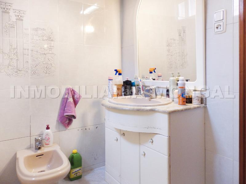 Foto 5d873d4d-6d80-4f9a-8158-a5c1bf0f4388. Casa  unifamiliar aislada, a reformar, excelentes vistas, muchas posibilidades en Sant Boi de Llobregat