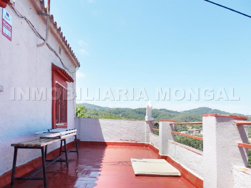 Foto e7512139-7559-4704-8f67-b817f9d0f274. Casa  unifamiliar aislada, a reformar, excelentes vistas, muchas posibilidades en Sant Boi de Llobregat
