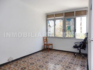 Appartement  Carrer del garrofer. Vivienda totalmente exterior, cocina y baño reformados conservad