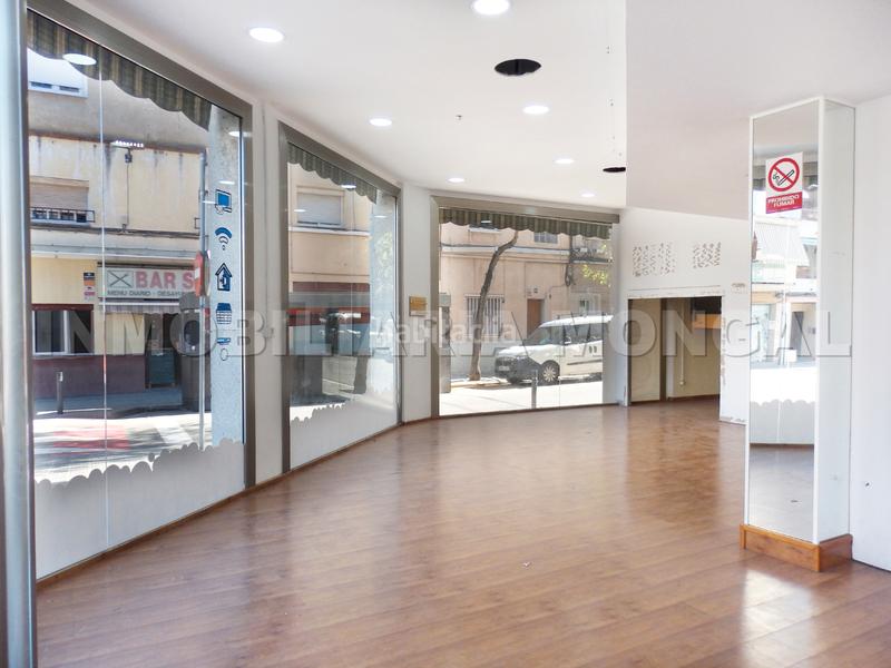 Foto 24e5a78a-7b6b-4374-8114-bf907ce239b1. Location local commercial dans Marianao Sant Boi de Llobregat