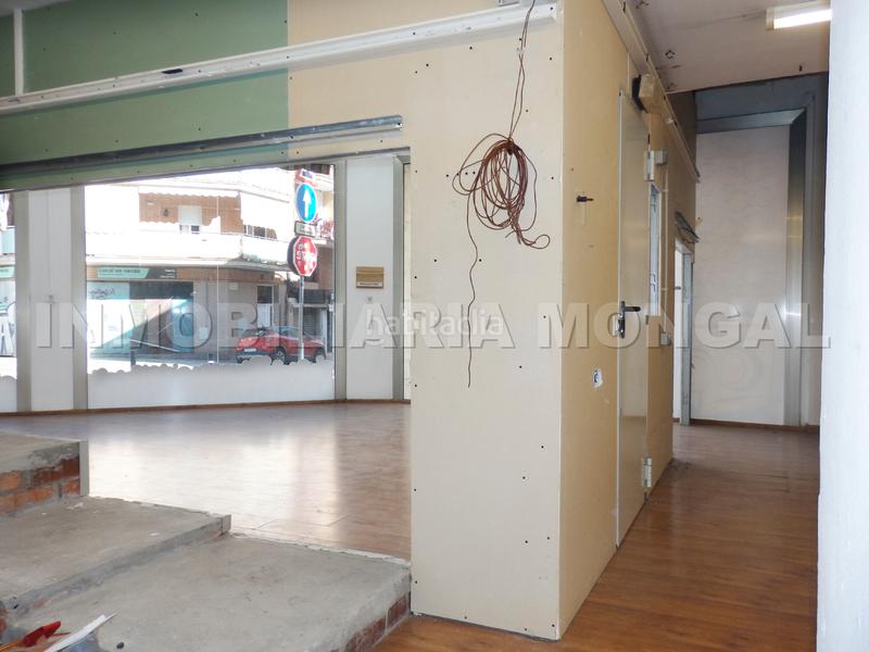 Foto c1cadde4-938c-49fc-83da-9b1a005c9adb. Location local commercial dans Marianao Sant Boi de Llobregat