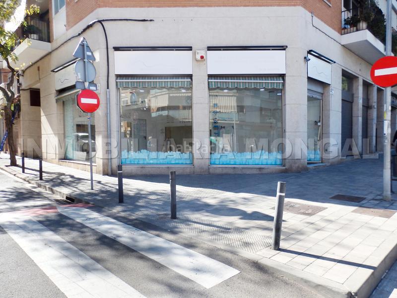 Foto d1c73e5e-90bf-45a2-a751-39419c6a3f56. Location local commercial dans Marianao Sant Boi de Llobregat