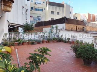 Appartement  Carrer mossèn antoni solanas. Amplio piso de 128 m² útiles, con terraza de 83 m² y ascensor en