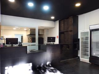 Traspàs Local Comercial  Carrer d'eusebi güell. Local de take away en traspaso en pleno eje comercial – eusebio