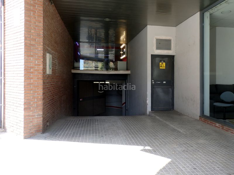 Foto ec728e27-d282-4505-8744-b3c56acb2857. Aparcament cotxe a Vinyets-Molí Vell Sant Boi de Llobregat