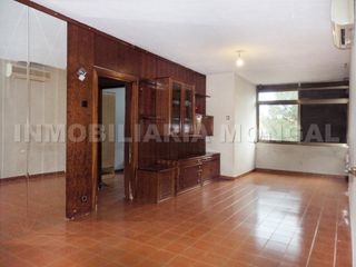 Pis  Carrer camps blancs. Perfecta vivienda totalmente exterior a reformar, planta cuarta