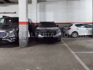 Aparcament cotxe a Carrer Jaume Canalias i Amat 2