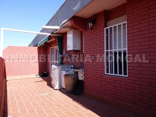 Appartement  Carrer lepant. Ático con dos terrazas, vistas despejadas, piscina y jardín comu