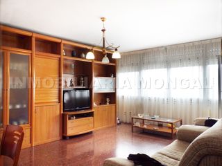 Etagenwohnung  Carrer de la gerdera. Amplia vivienda con parking incluido, balcón, ascensor y vistas