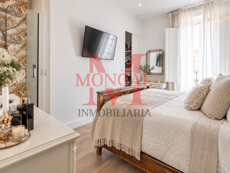 Foto 04bc2a79-6824-4785-8cbe-b623be692687. Casa adossada amb calefacció a Centre Mataró
