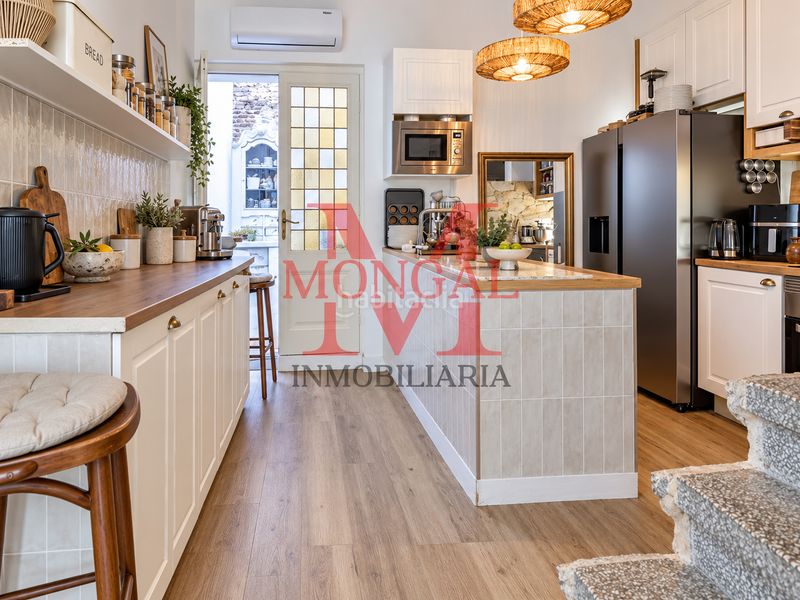 Foto e2f082cc-8a12-4f6a-aaa3-34e753d24de5. Casa adossada amb calefacció a Centre Mataró