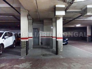 Aparcament cotxe a Carrer Rosselló 77