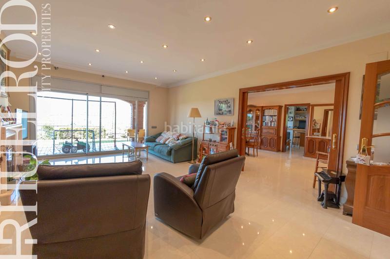 Foto cd8f554b-f5ea-4291-a898-cc42feda5045. Chalet espectacular casa en Cabrils