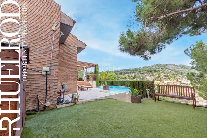 Foto a409a00e-b0dd-4d52-962e-14b69bffa98d. Chalet avec cheminée chauffage parking piscine dans Cabrils