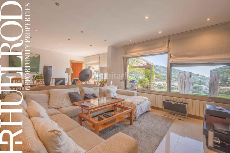 Foto aed360f0-4a3b-4781-a945-61fc2f0f388e. Chalet avec cheminée chauffage parking piscine dans Cabrils