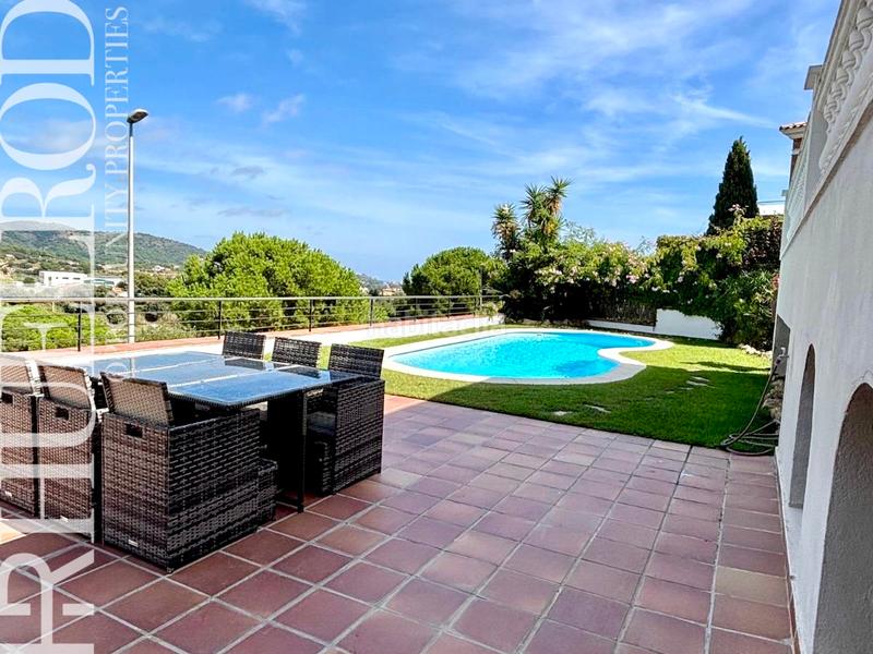Foto b3a6092f-23d5-41de-829e-0279eed6cdcb. Chalet avec cheminée chauffage parking piscine dans Calella