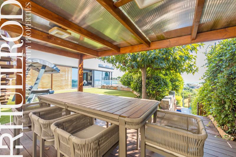 Foto 72f05a7c-409a-46cf-a14a-ea62cf6b224c. Casa en carrer francesc castells 14p espectacular casa en Calella