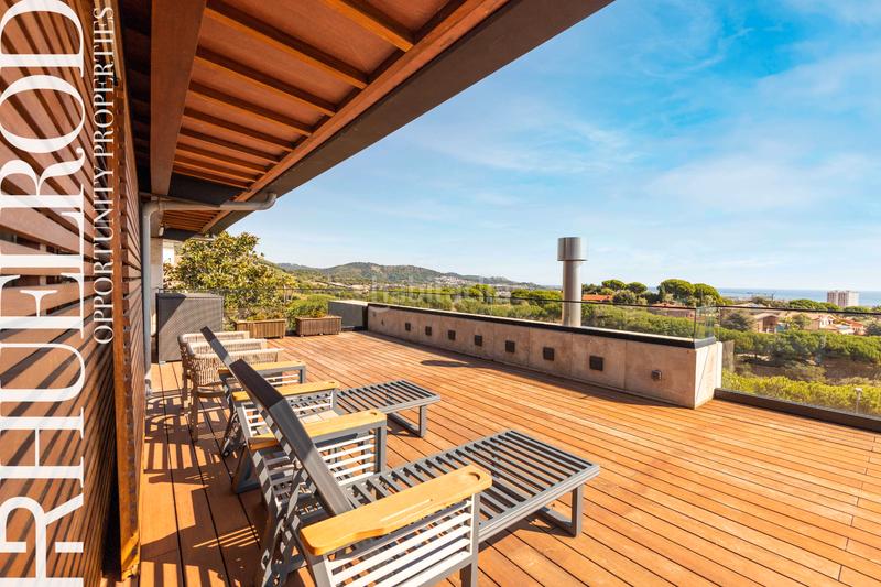 Foto e7a5cde1-ad03-4422-945d-a7c0660ebf94. Casa en carrer francesc castells 14p espectacular casa en Calella