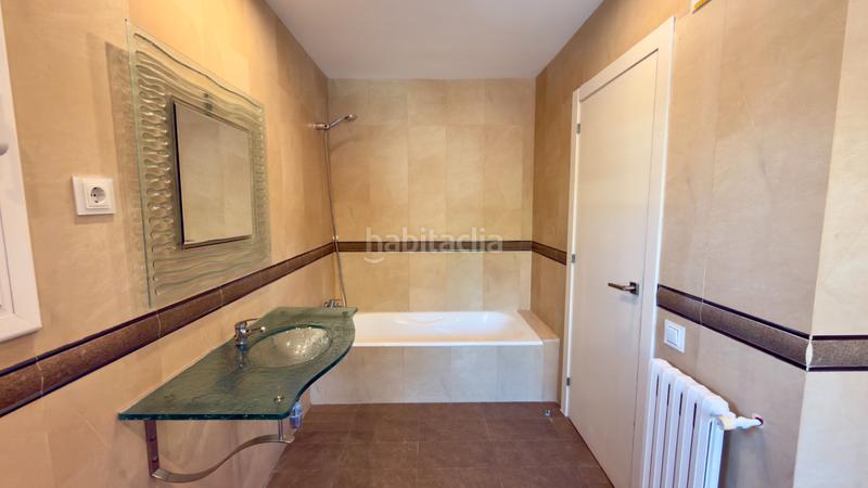 Foto 1be6dd91-8ae5-4f53-9315-04ddd0b17fe5. Chalet in avinguda 312 6 in Montmar Castelldefels