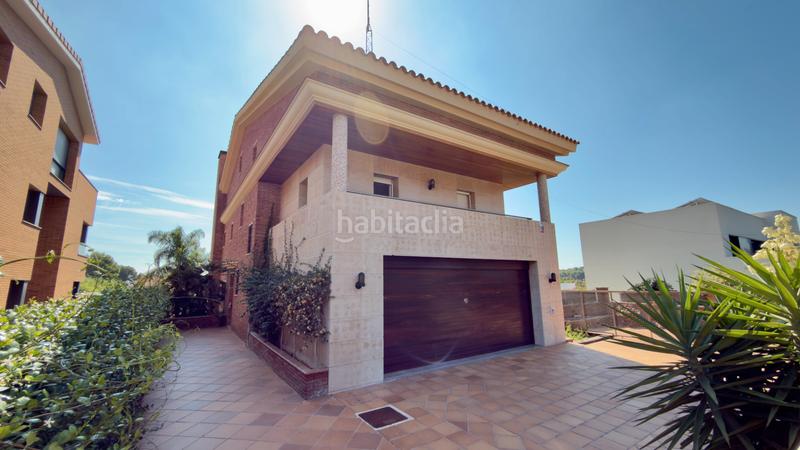 Foto 523b751a-9b1f-467f-a9bd-e6aef7d12c36. Chalet in avinguda 312 6 in Montmar Castelldefels