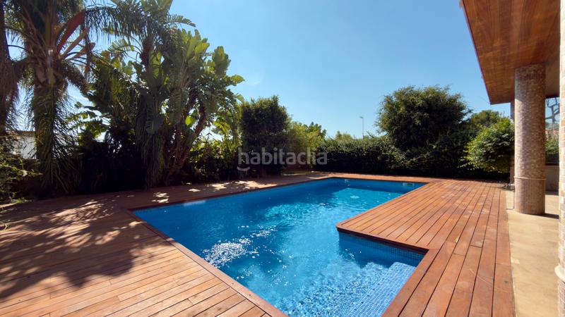 Foto 78e40566-9240-4bd3-82c3-5d3cc2f2420c. Chalet in avinguda 312 6 in Montmar Castelldefels