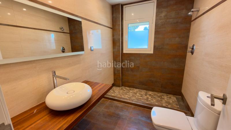 Foto 928b9f34-1e33-4b44-a81f-1d8fb81f70fb. Chalet in avinguda 312 6 in Montmar Castelldefels