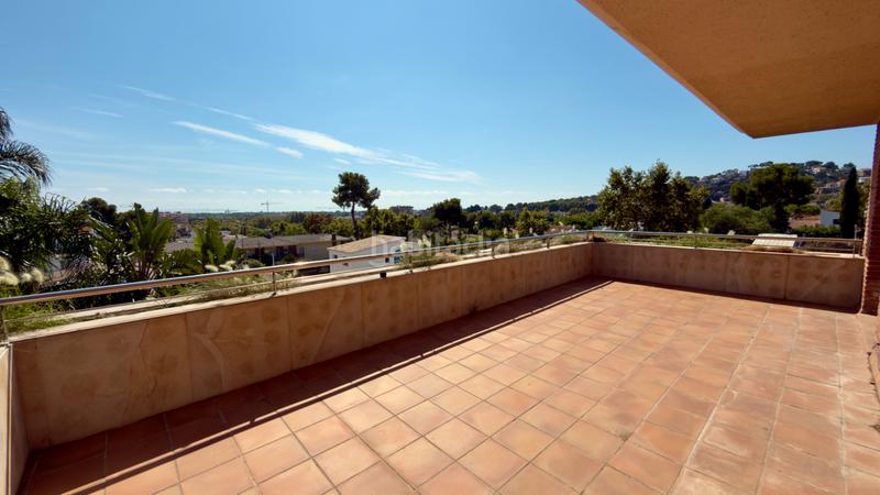 Foto b6776fa2-2b9f-4311-a378-eee340f169b2. Chalet in avinguda 312 6 in Montmar Castelldefels