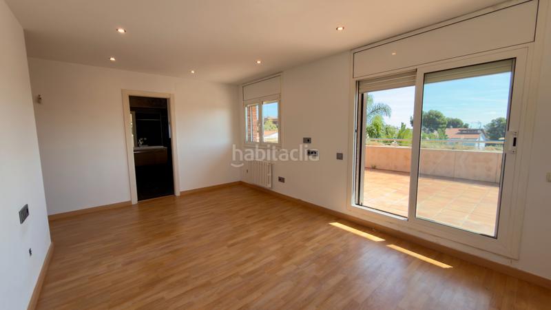 Foto cff4bde4-b8ac-4c95-9dbe-3adc9ba3b7d2. Chalet in avinguda 312 6 in Montmar Castelldefels
