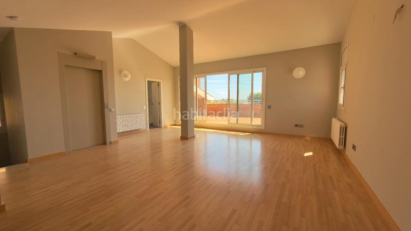 Foto d78b1294-1d93-4f02-9fba-0bf2603f1dc4. Chalet in avinguda 312 6 in Montmar Castelldefels