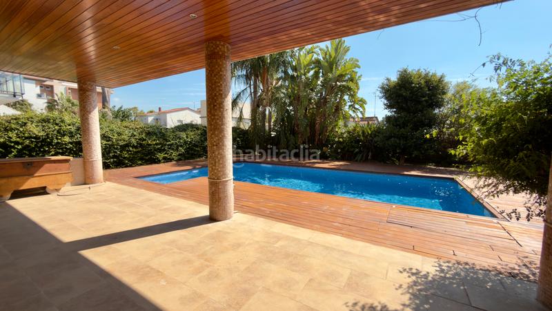 Foto eebe76f4-6ef3-41d4-a19e-242af89186c5. Chalet in avinguda 312 6 in Montmar Castelldefels