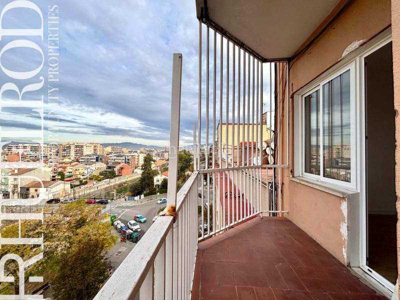 Foto 22943171-772d-47d8-83cf-e9a40bb7fb1c. Piso  con balcón, luz natural y ubicación privilegiada en Font Verda – en Granollers