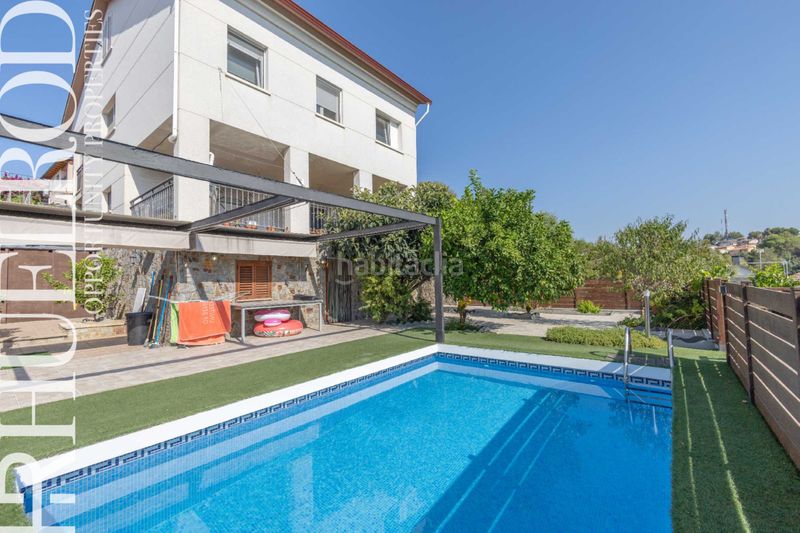 Foto 28a99072-5a64-40b1-bc47-2247da40b3bc. Casa amb xemeneia calefacció aparcament a Lliçà d´Amunt